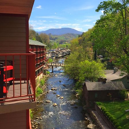 Baymont By Wyndham Gatlinburg On The River Exterior foto