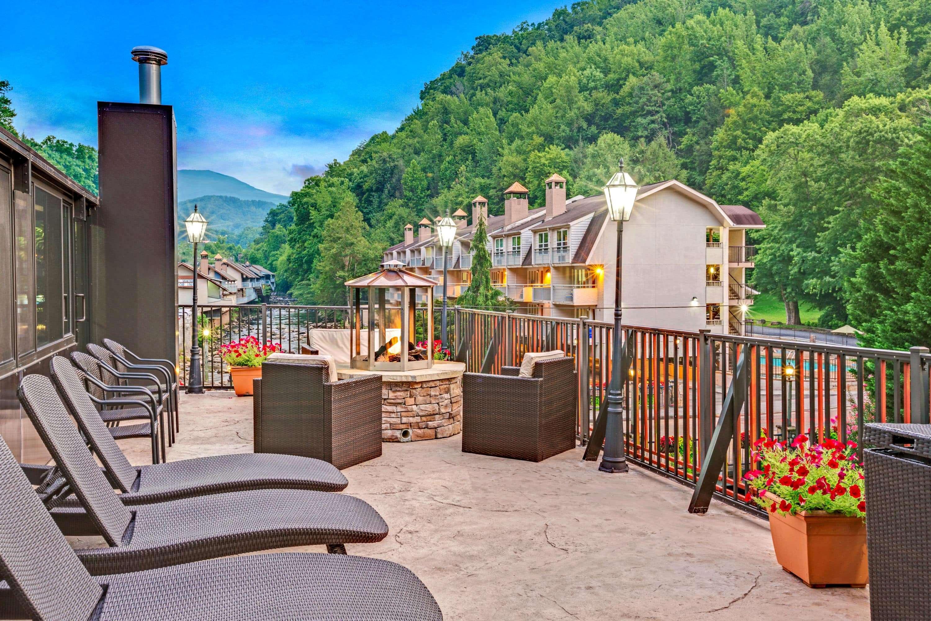 Baymont By Wyndham Gatlinburg On The River Exterior foto
