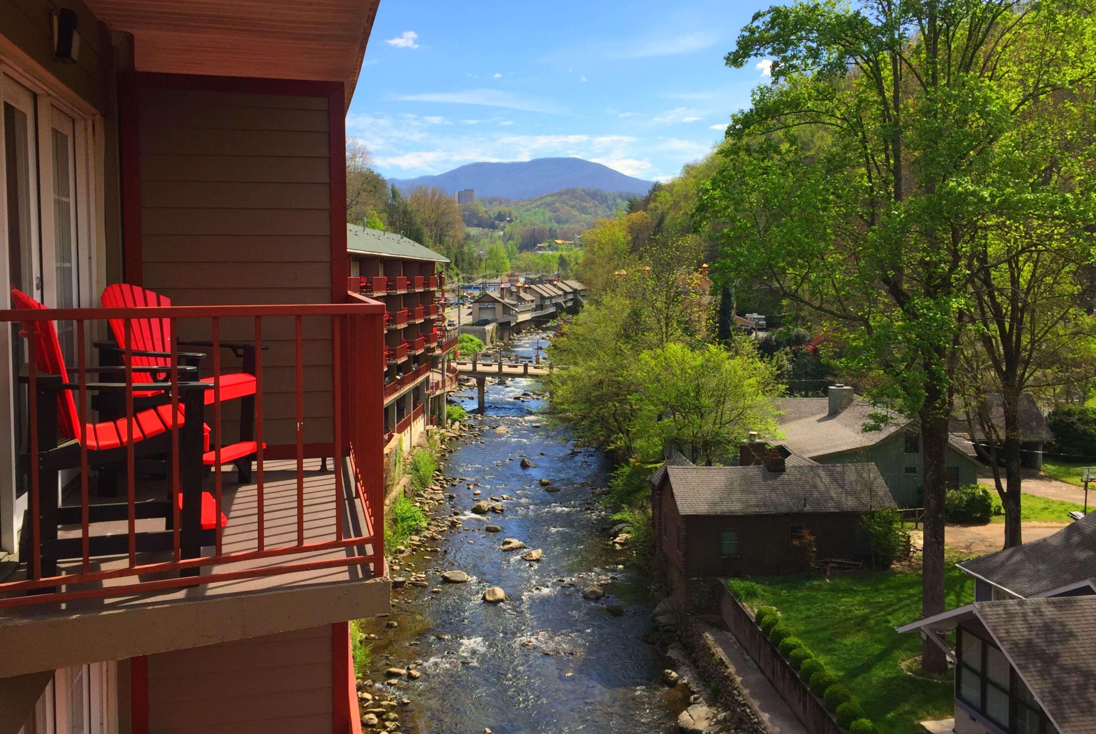 Baymont By Wyndham Gatlinburg On The River Exterior foto