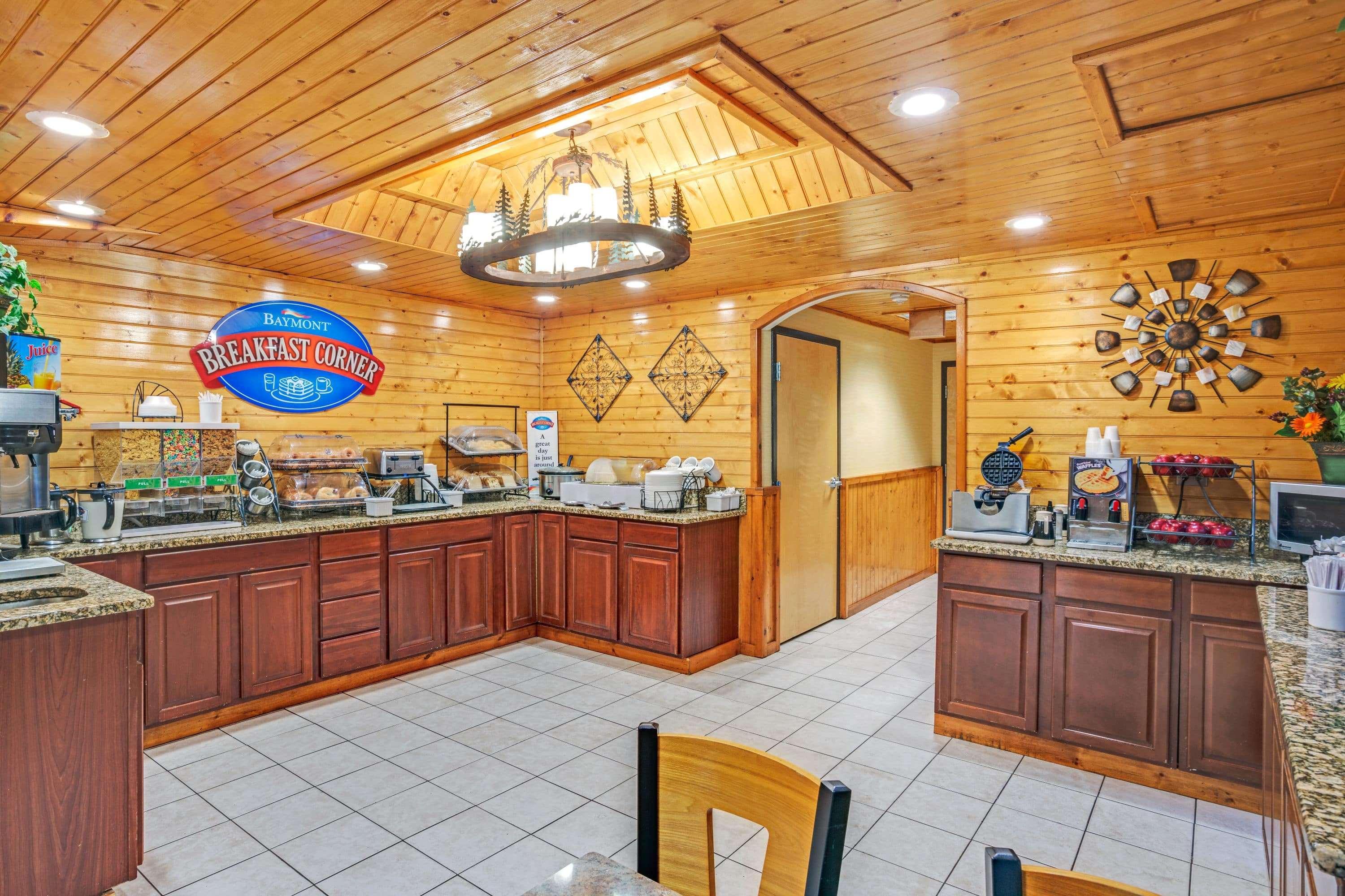 Baymont By Wyndham Gatlinburg On The River Exterior foto
