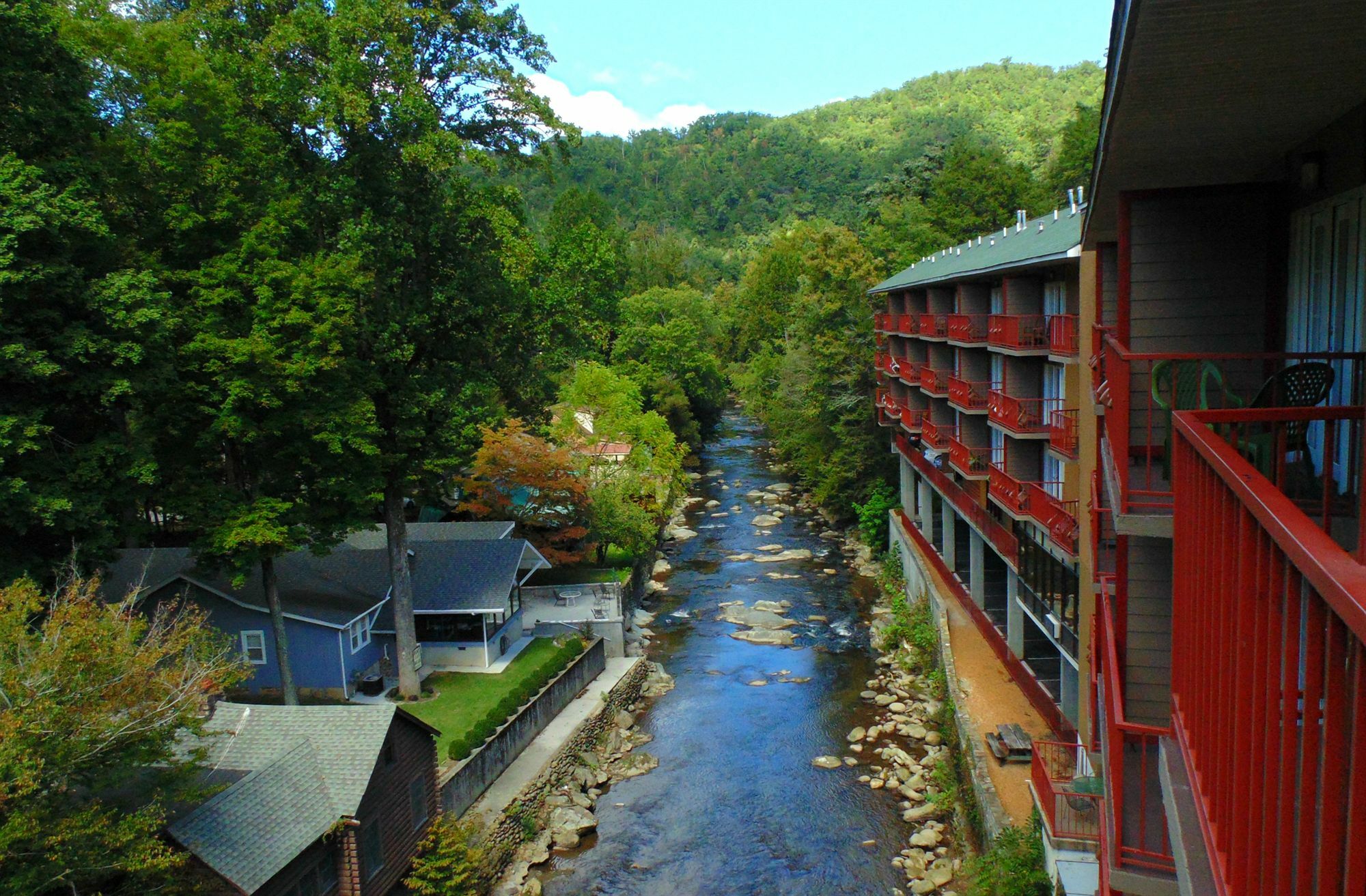 Baymont By Wyndham Gatlinburg On The River Exterior foto