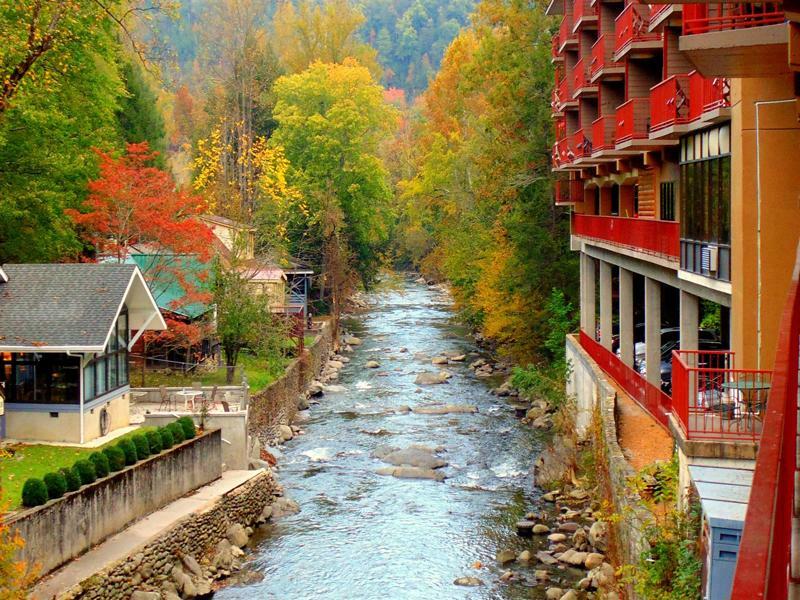 Baymont By Wyndham Gatlinburg On The River Exterior foto