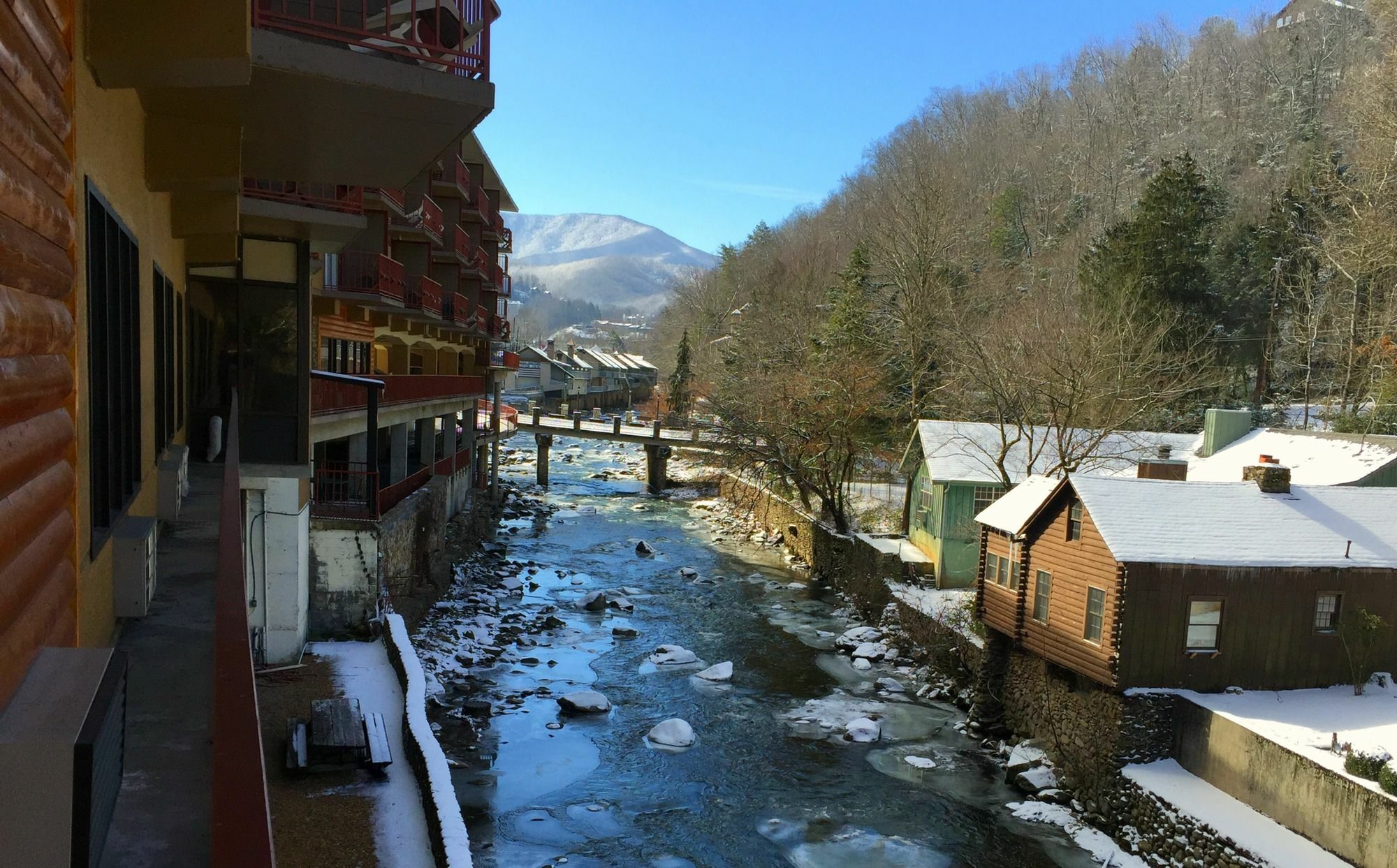 Baymont By Wyndham Gatlinburg On The River Exterior foto