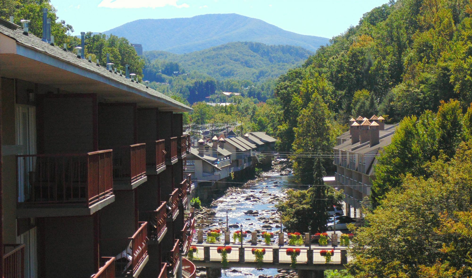 Baymont By Wyndham Gatlinburg On The River Exterior foto